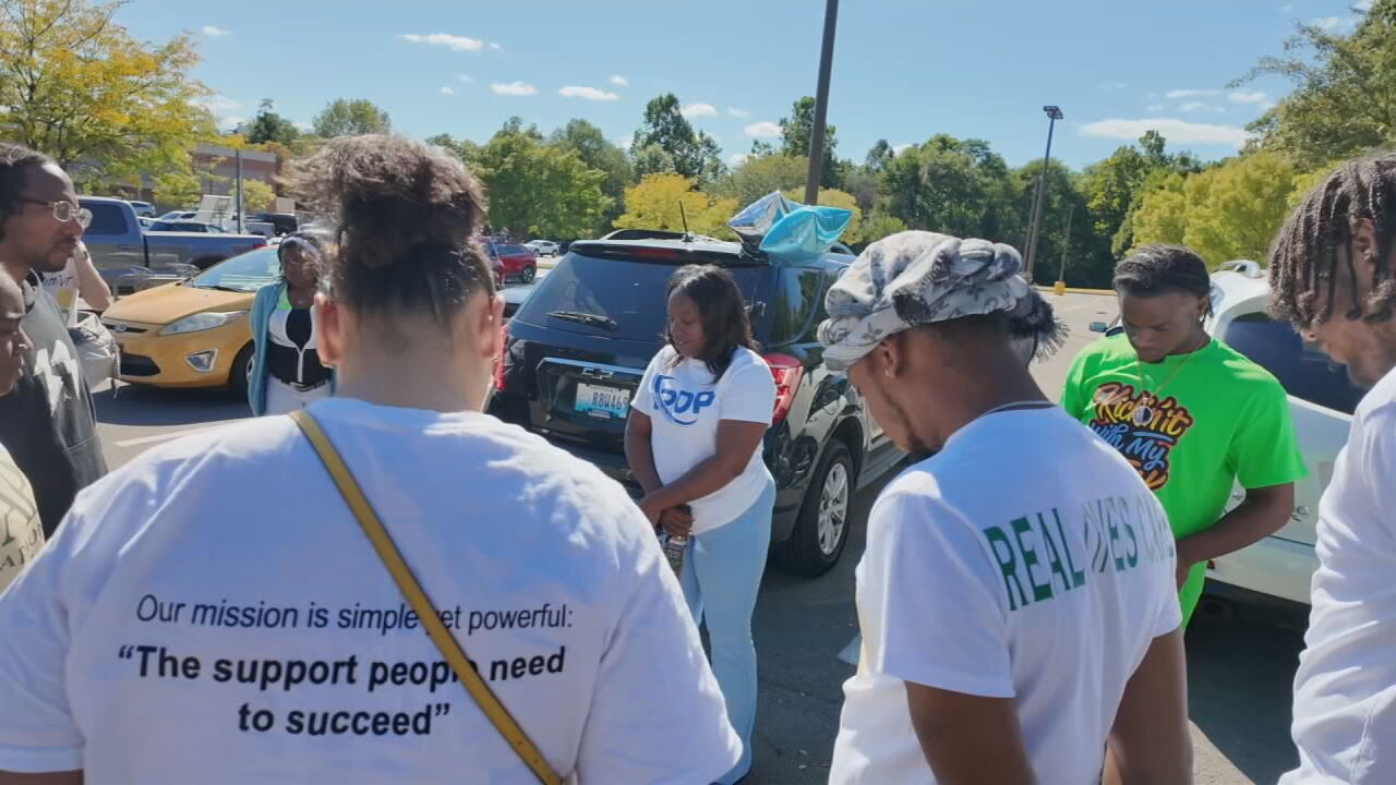 West end residents walk together to end youth violence in Louisville